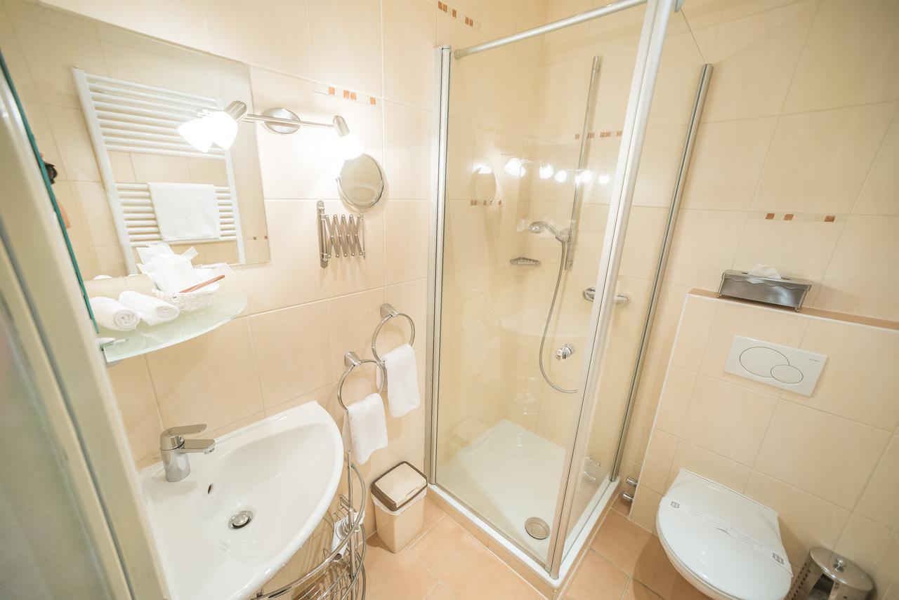 Hotel Burgblick Thallichtenberg ภายนอก รูปภาพ